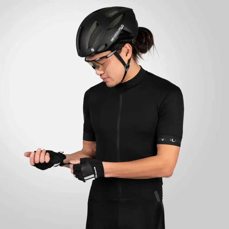 Endura FS260 Short Sleeve Jersey in Black-3